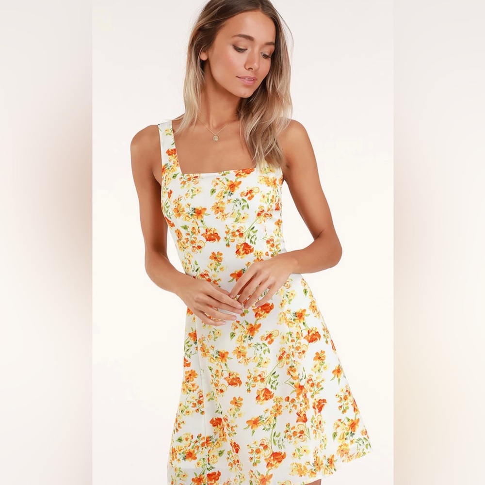 Lulu’s: Day Date White and Orange Floral Print Tie-Back Dress